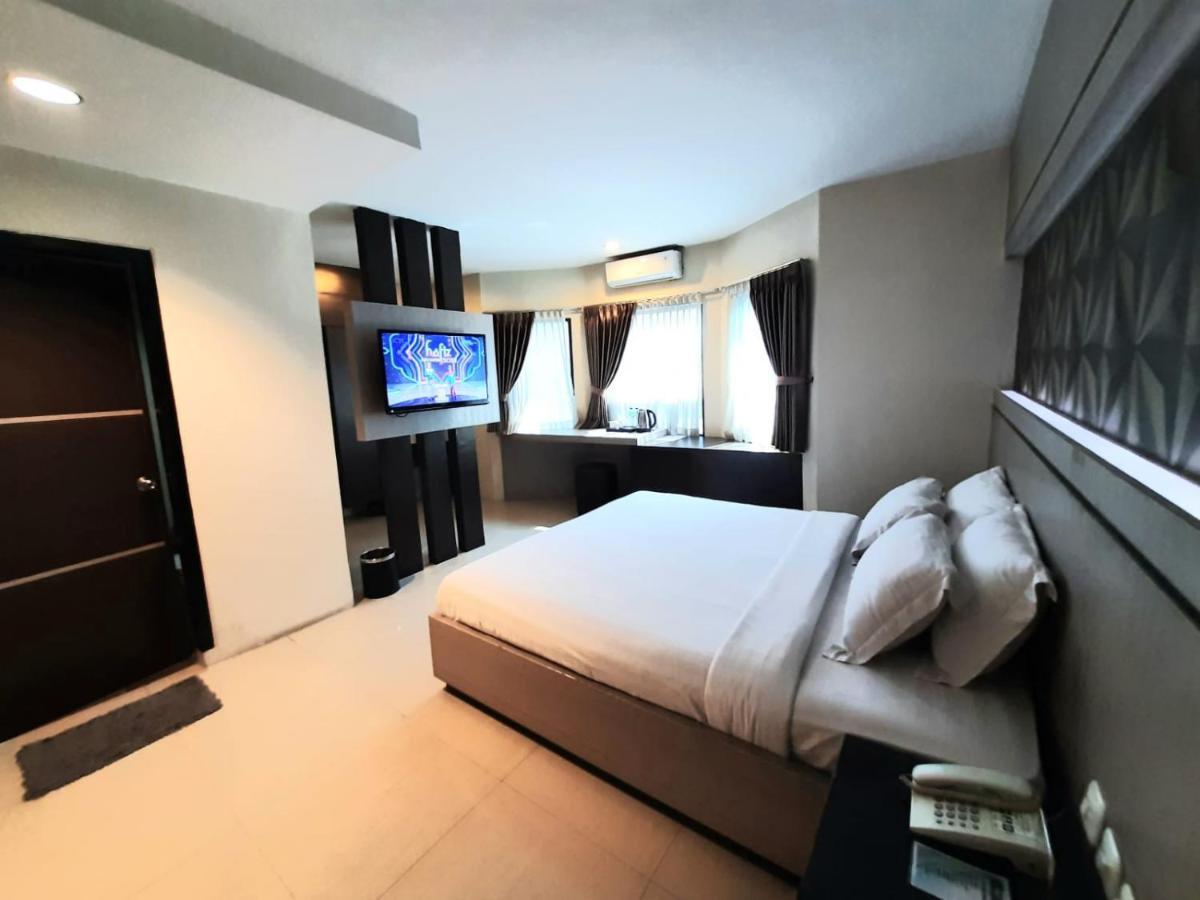 อเล็กซานเดอร์ โฮเต็ล เตกัล Hotel ภายนอก รูปภาพ