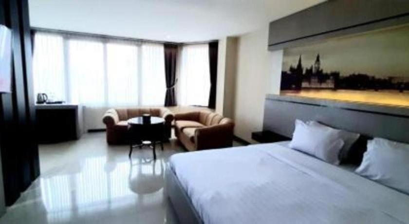 อเล็กซานเดอร์ โฮเต็ล เตกัล Hotel ภายนอก รูปภาพ