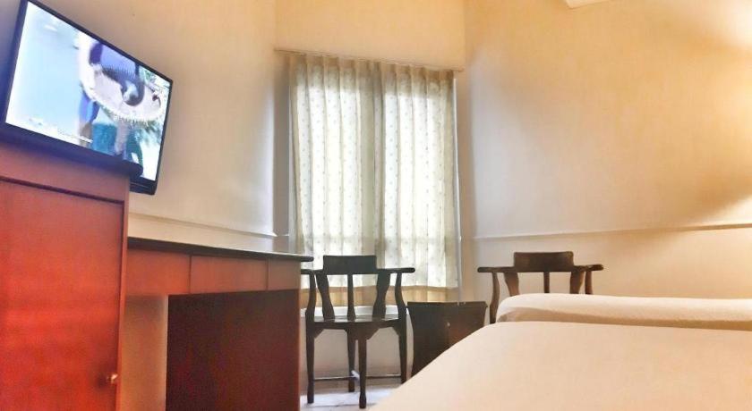 อเล็กซานเดอร์ โฮเต็ล เตกัล Hotel ภายนอก รูปภาพ