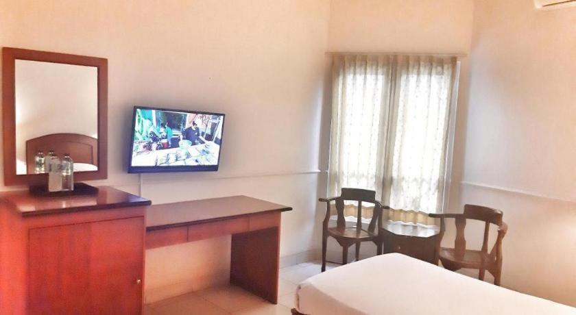 อเล็กซานเดอร์ โฮเต็ล เตกัล Hotel ภายนอก รูปภาพ
