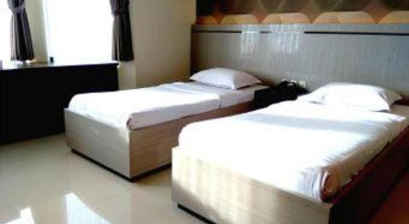 อเล็กซานเดอร์ โฮเต็ล เตกัล Hotel ภายนอก รูปภาพ