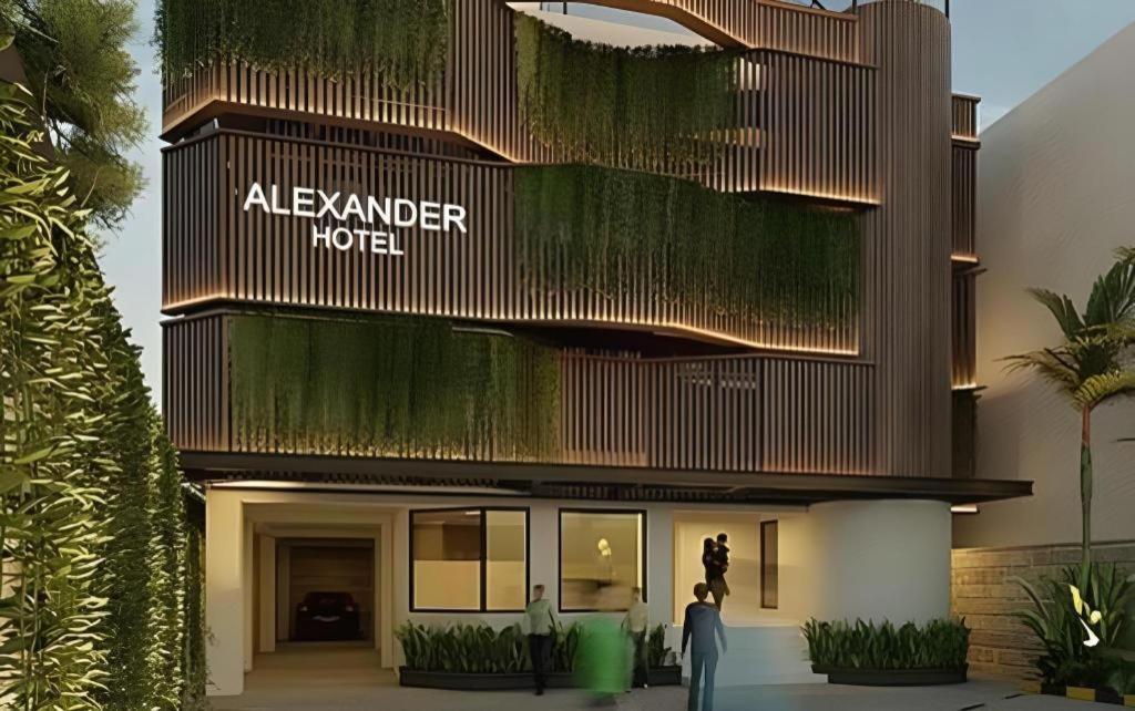 อเล็กซานเดอร์ โฮเต็ล เตกัล Hotel ภายนอก รูปภาพ