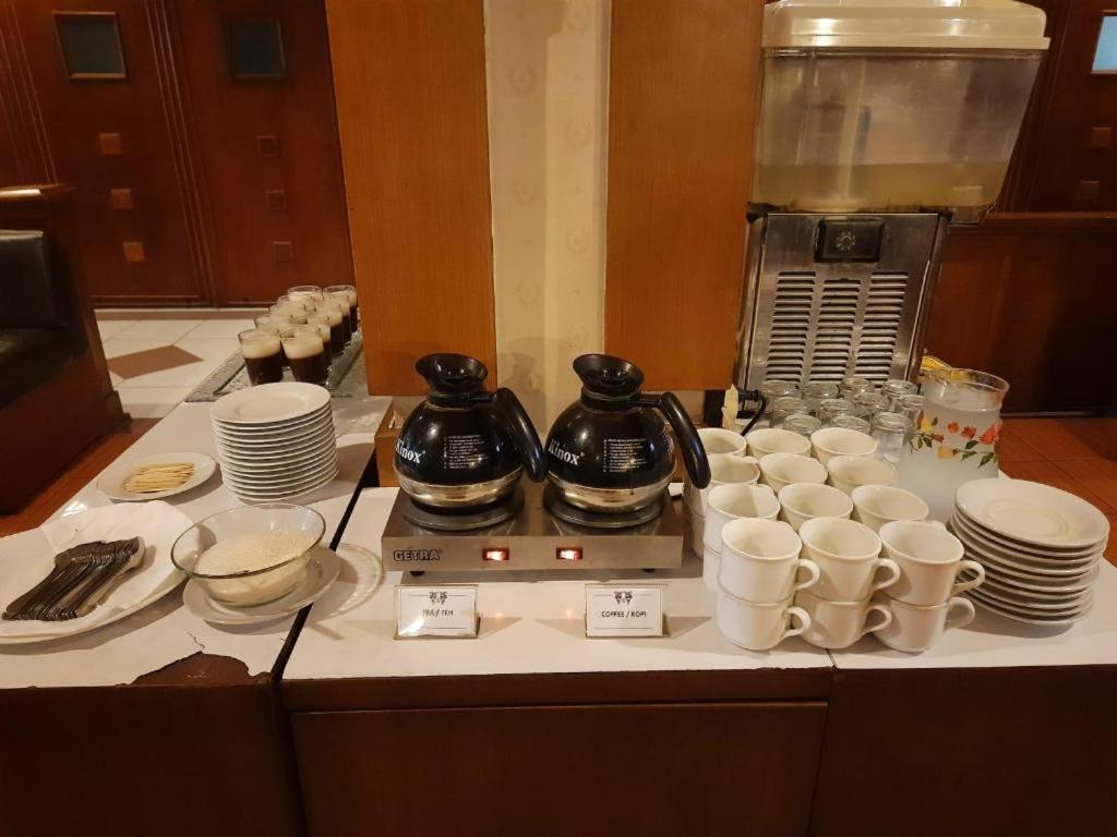 อเล็กซานเดอร์ โฮเต็ล เตกัล Hotel ภายนอก รูปภาพ